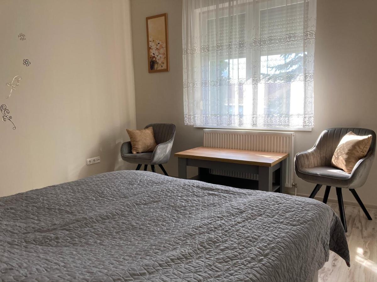 Kristaly Apartman エゲル エクステリア 写真