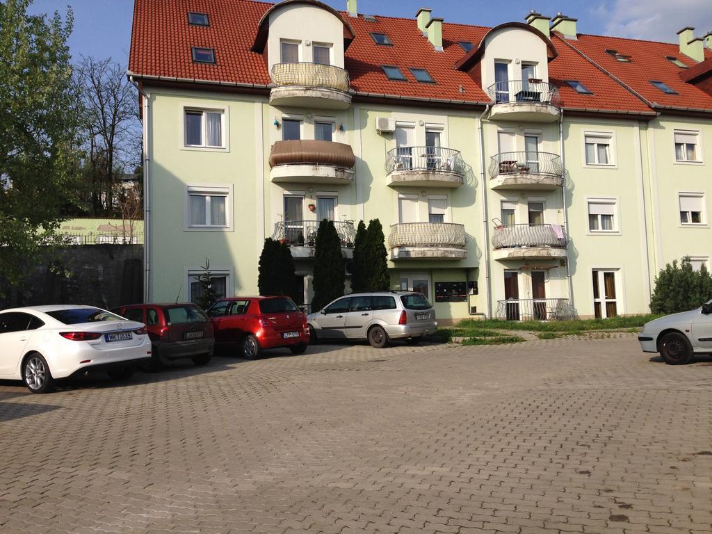 Kristaly Apartman エゲル エクステリア 写真