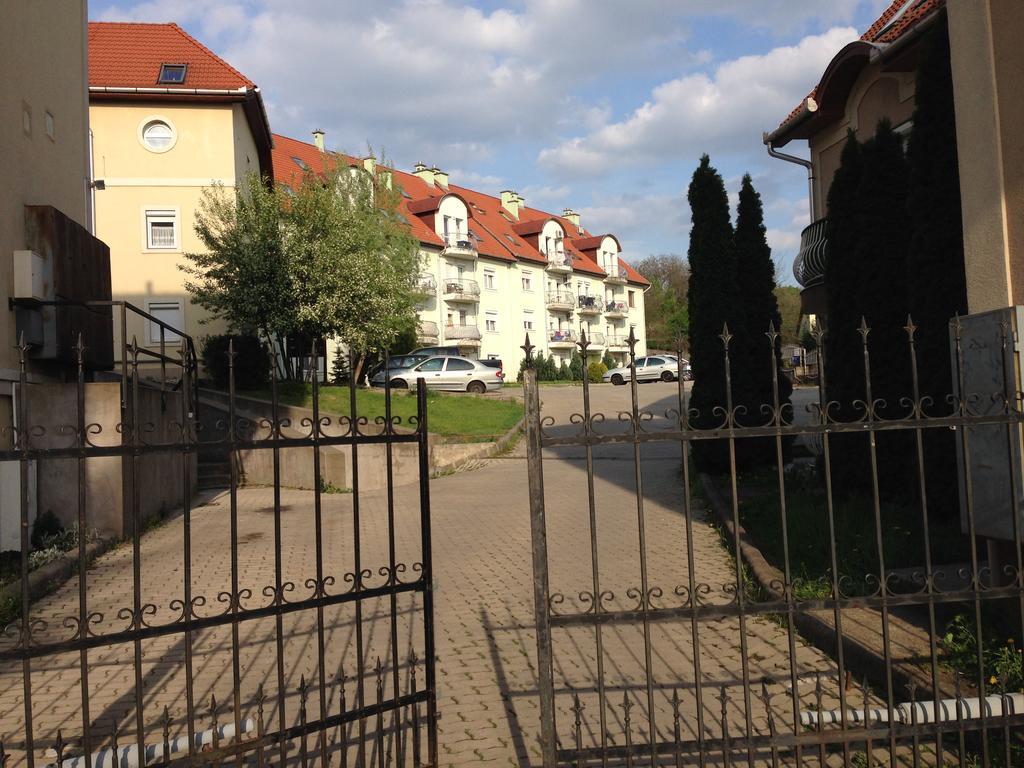 Kristaly Apartman エゲル エクステリア 写真